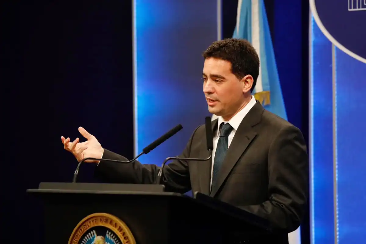 1200x800_adrian-ravier-vocero-presidencial-1146419-143826